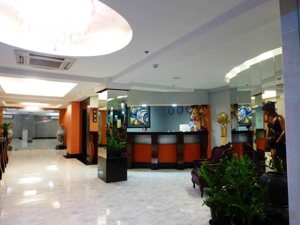 Silver Oaks Suites & Hotel Manila Exterior photo