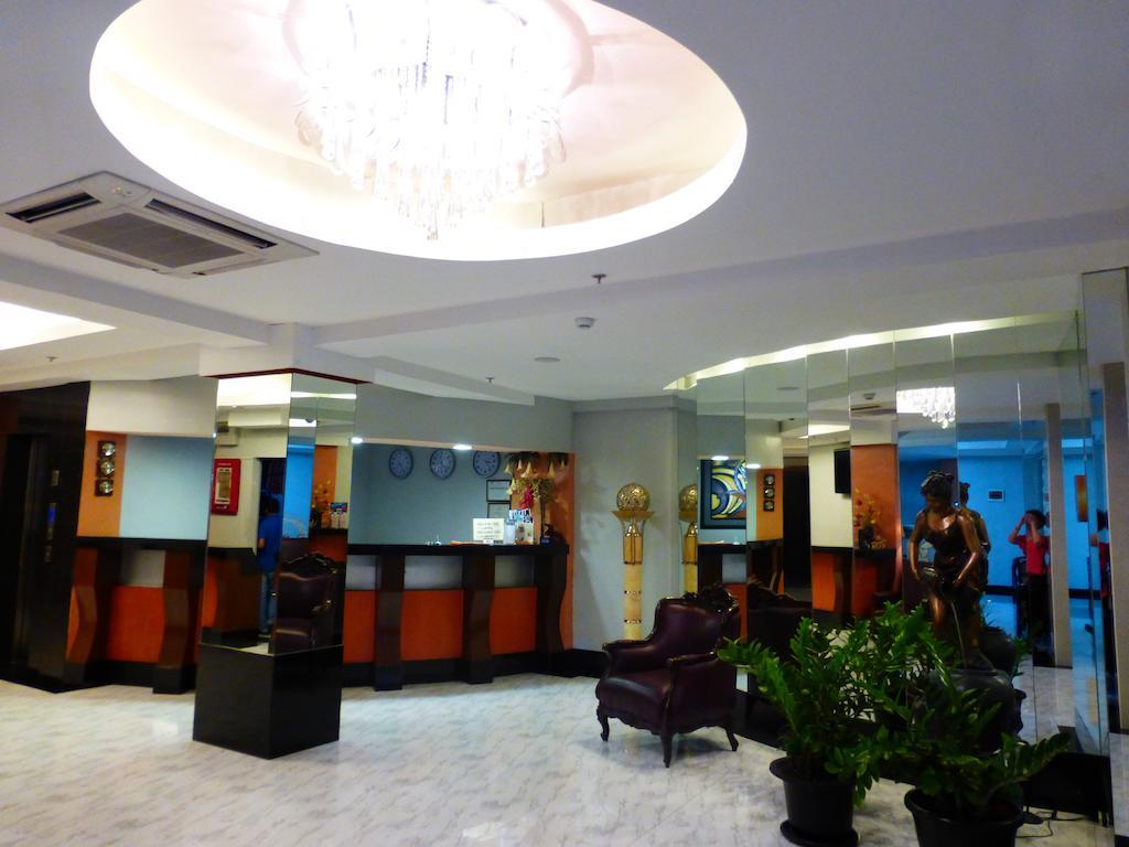 Silver Oaks Suites & Hotel Manila Exterior photo