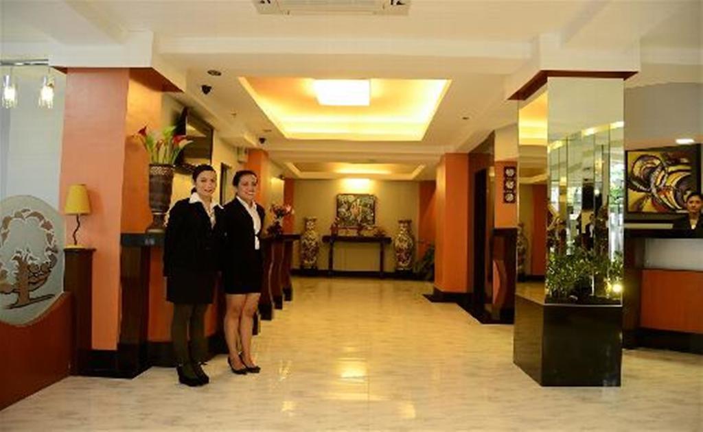 Silver Oaks Suites & Hotel Manila Exterior photo