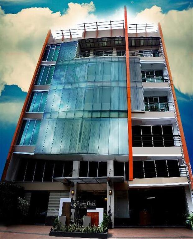 Silver Oaks Suites & Hotel Manila Exterior photo