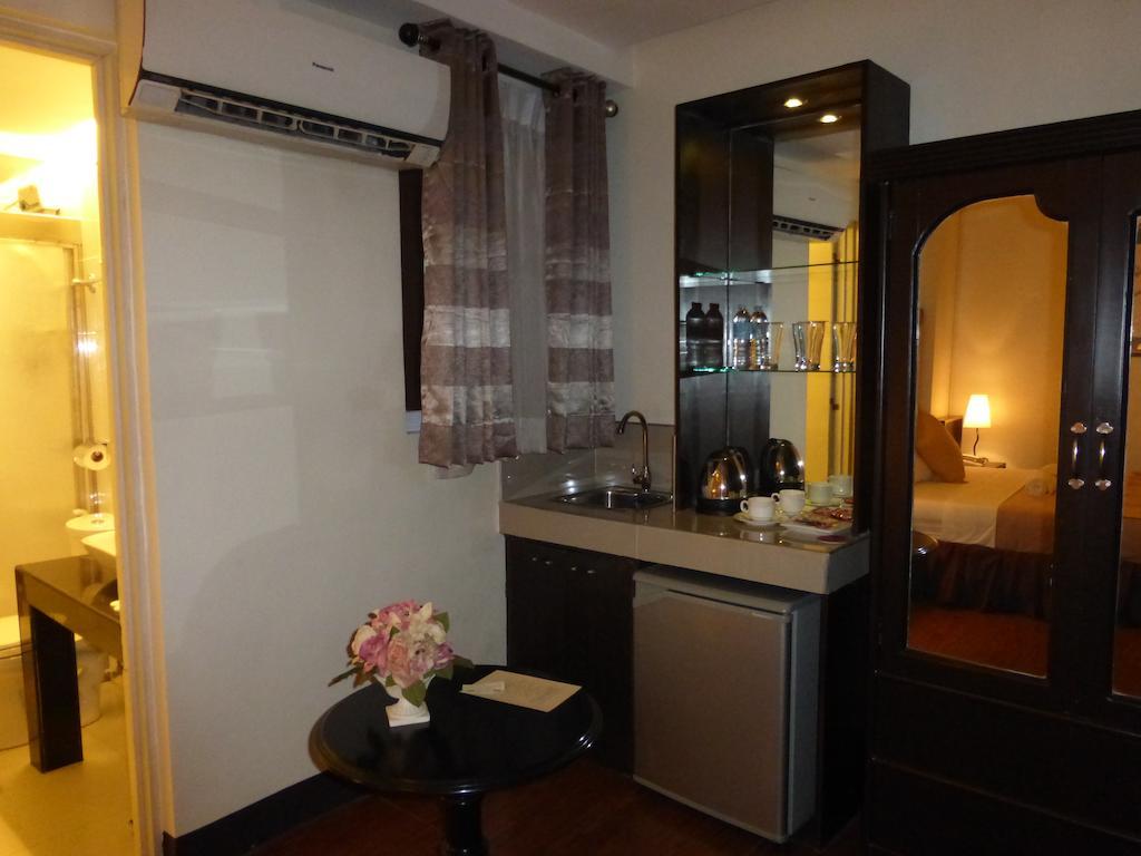 Silver Oaks Suites & Hotel Manila Exterior photo